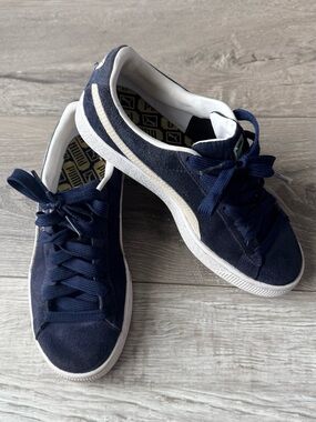 Puma Suede Classic Navy White Sneakers Boys Youth Size 5 Navy White